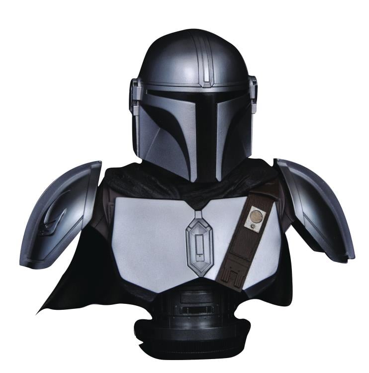 Star Wars Legends in 3D The Mandalorian (Beskar Armor) 1/2 Scale Limited Edition Bust Gallery Image 3