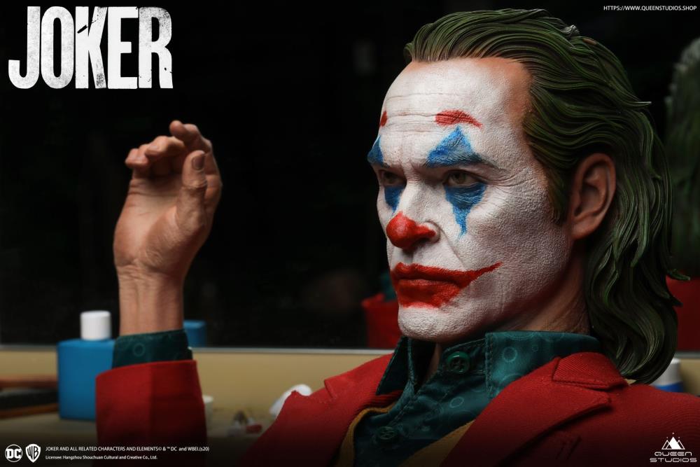 Joker 1/3 Scale Statue Gallery Image 4