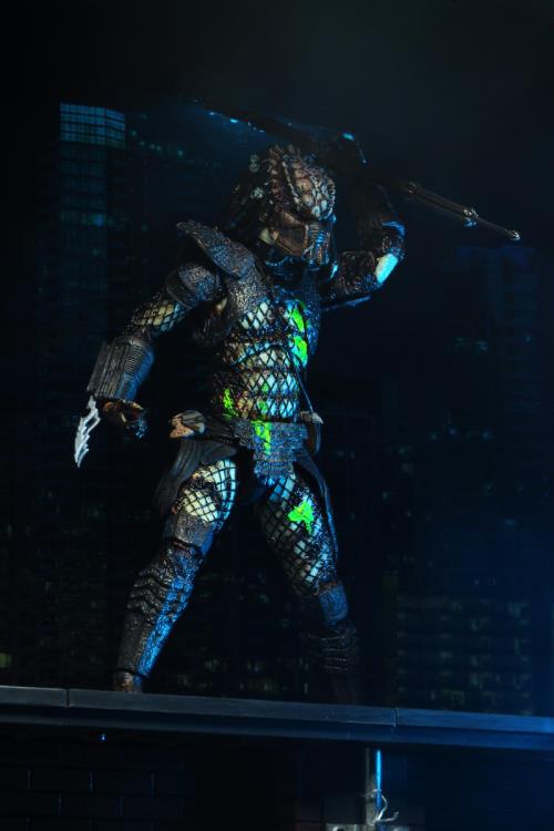 Predator 2 Ultimate Battle-Damaged City Hunter Action Figure Gallery Image 7