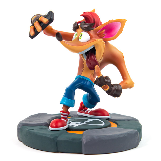 Crash Bandicoot 4: It's About Time Crash Bandicoot Selfie Statue Gallery Image 7
