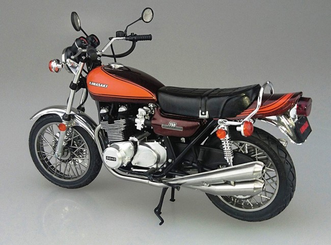 Kawasaki 750 Roadster ZII 1/12 Scale Motorcycle Model Kit Gallery Image 3