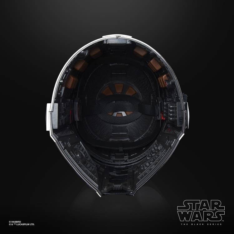 Star Wars: The Black Series The Mandalorian 1:1 Scale Wearable Helmet (Electronic) Gallery Image 9