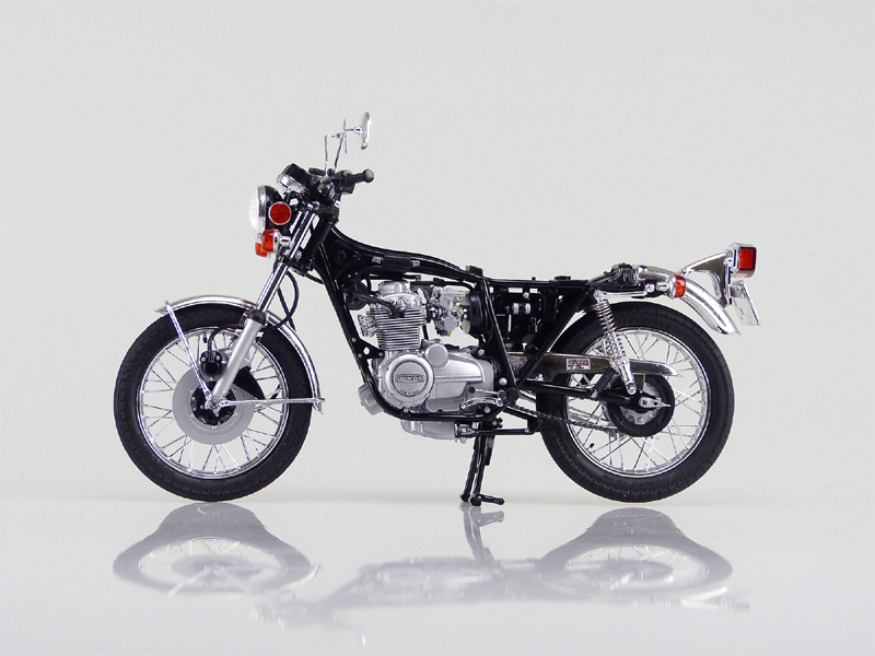 Honda CB400 Four 1/12 Scale Motorcycle Model Kit Gallery Image 11