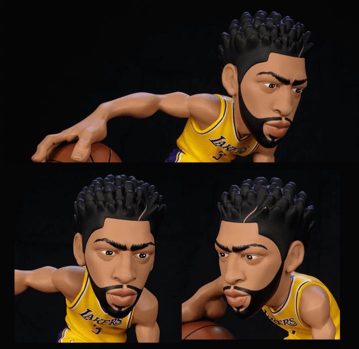 NBA SmAll-Stars: Los Angeles Lakers - Anthony Davis (Gold Jersey) Figure Gallery Image 3