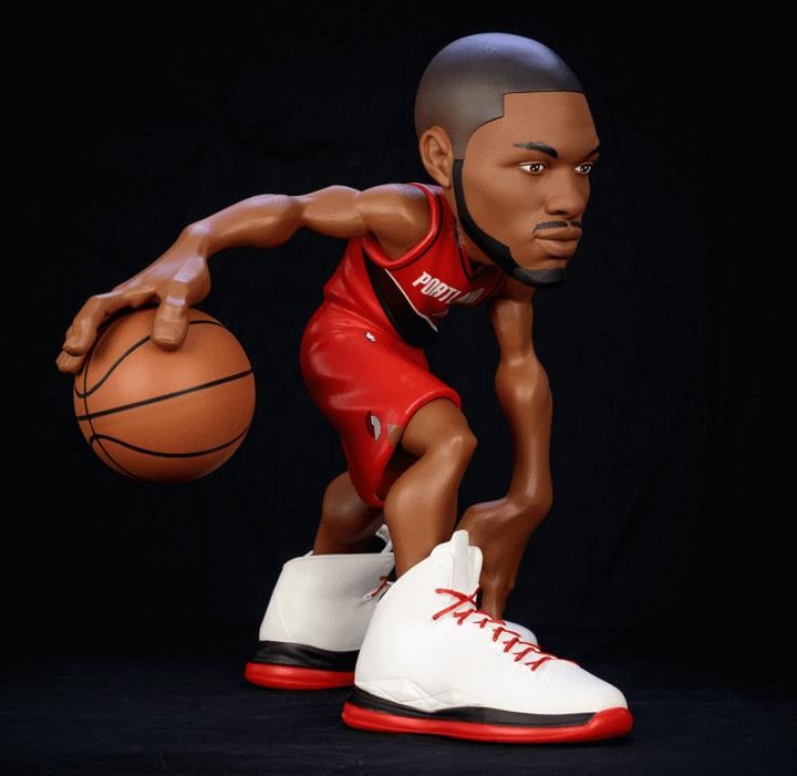 NBA SmAll-Stars: Portland Trail Blazers Damian Lillard (Red Jersey) Figure Gallery Image 3