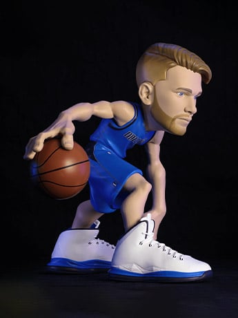 NBA SmAll-Stars: Dallas Mavericks Luca Doncic (Royal Jersey) Figure Gallery Image 2