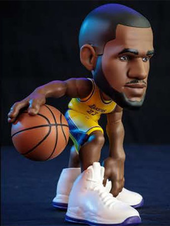 NBA SmAll-Stars Minis: Los Angeles Lakers LeBron James (Gold Jersey) Figure Gallery Image 2
