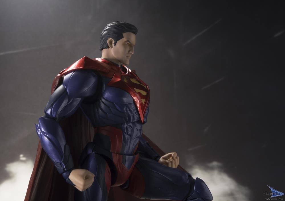 Injustice S.H.Figuarts Superman Gallery Image 4