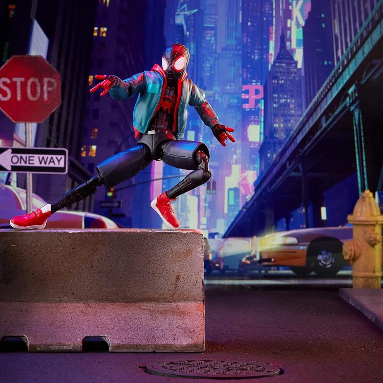 Spider-Man: Into the Spider-Verse Marvel Legends Miles Morales Action Figure (Stilt-Man BAF) Gallery Image 12
