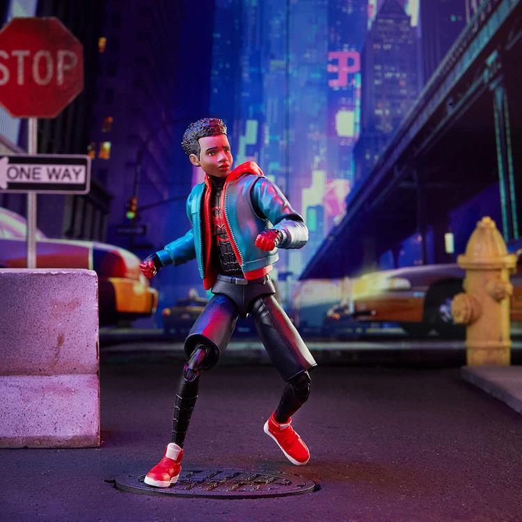 Spider-Man: Into the Spider-Verse Marvel Legends Miles Morales Action Figure (Stilt-Man BAF) Gallery Image 10