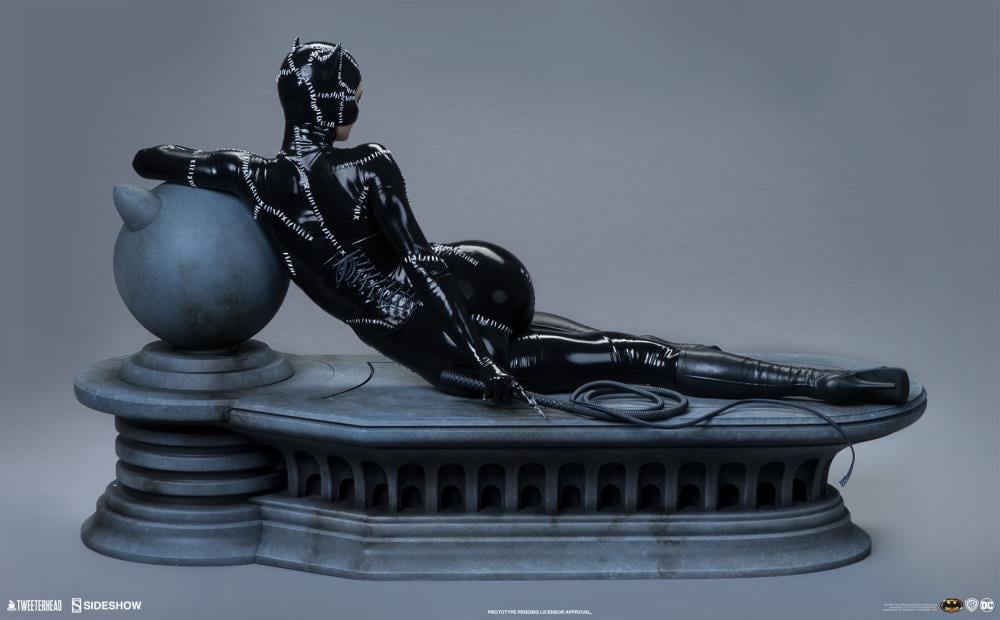 Batman Returns Catwoman 1/4 Scale Maquette Gallery Image 12