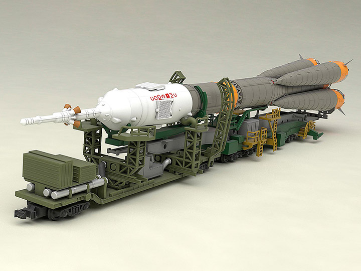 Soyuz Rocket & Transport Train 1/150 Scale Model Kit (Reissue) Gallery Image 1