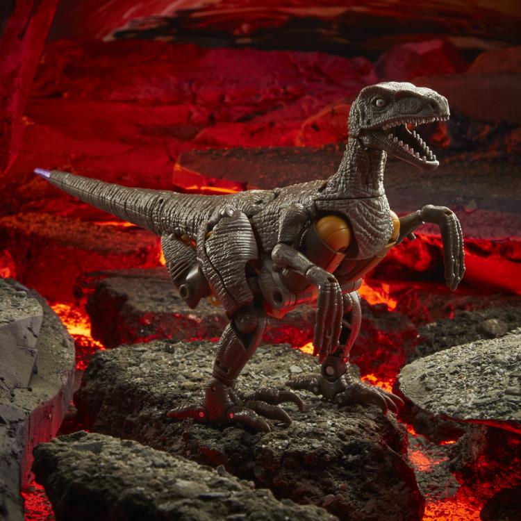 Transformers War for Cybertron: Kingdom Voyager Dinobot Gallery Image 8
