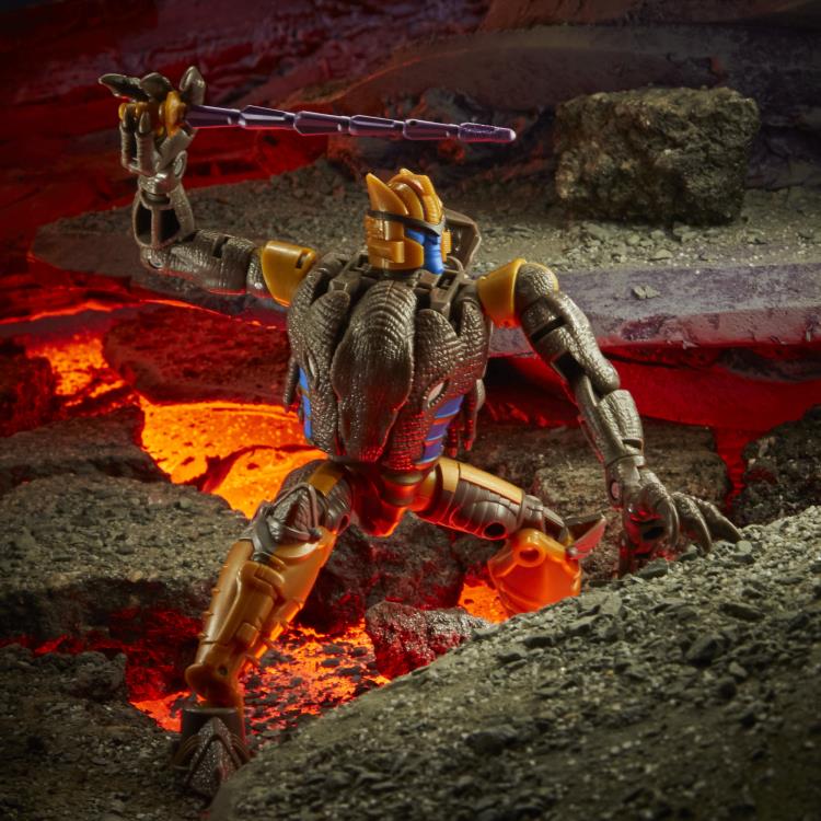 Transformers War for Cybertron: Kingdom Voyager Dinobot Gallery Image 5