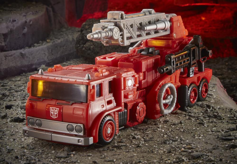 Transformers War for Cybertron: Kingdom Voyager Inferno Gallery Image 6