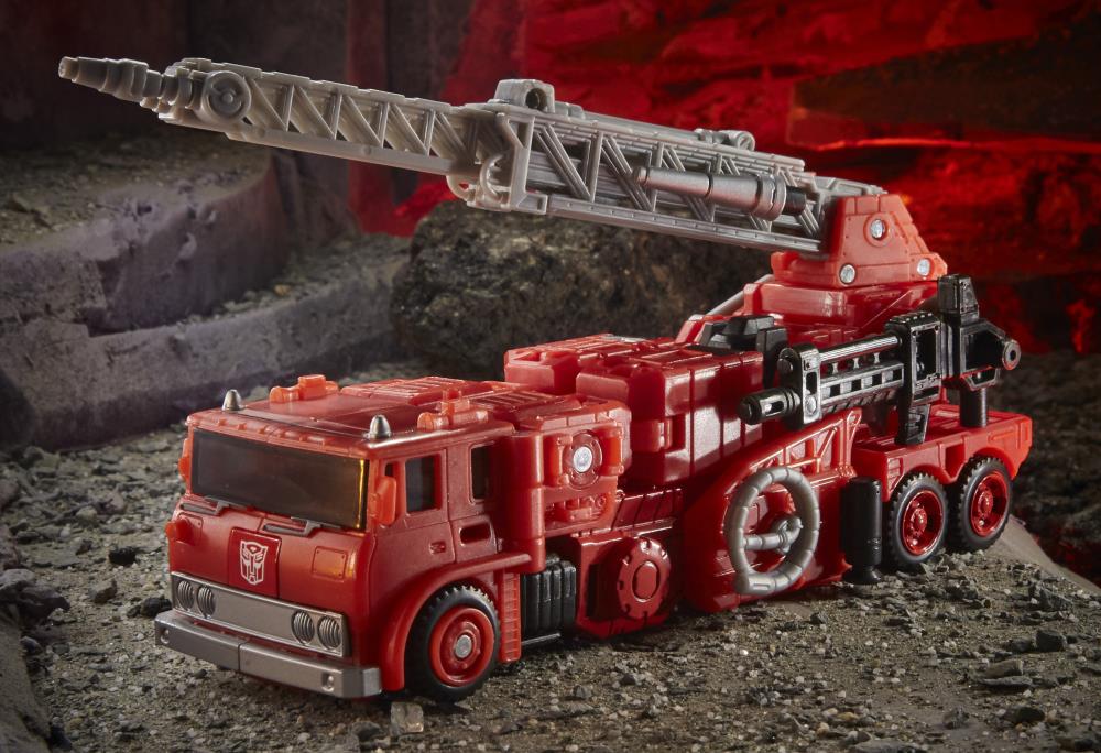 Transformers War for Cybertron: Kingdom Voyager Inferno Gallery Image 8