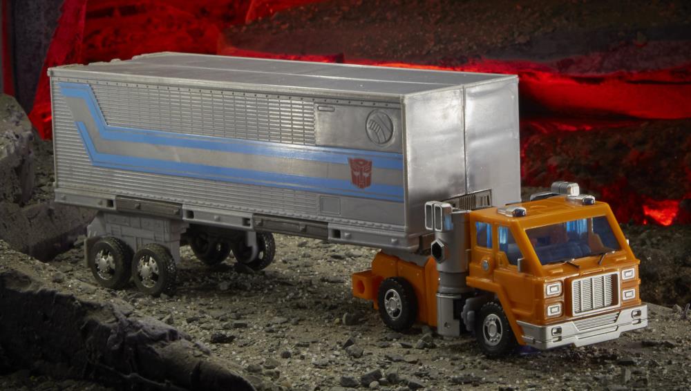 Transformers War for Cybertron: Kingdom Deluxe Huffer Gallery Image 8