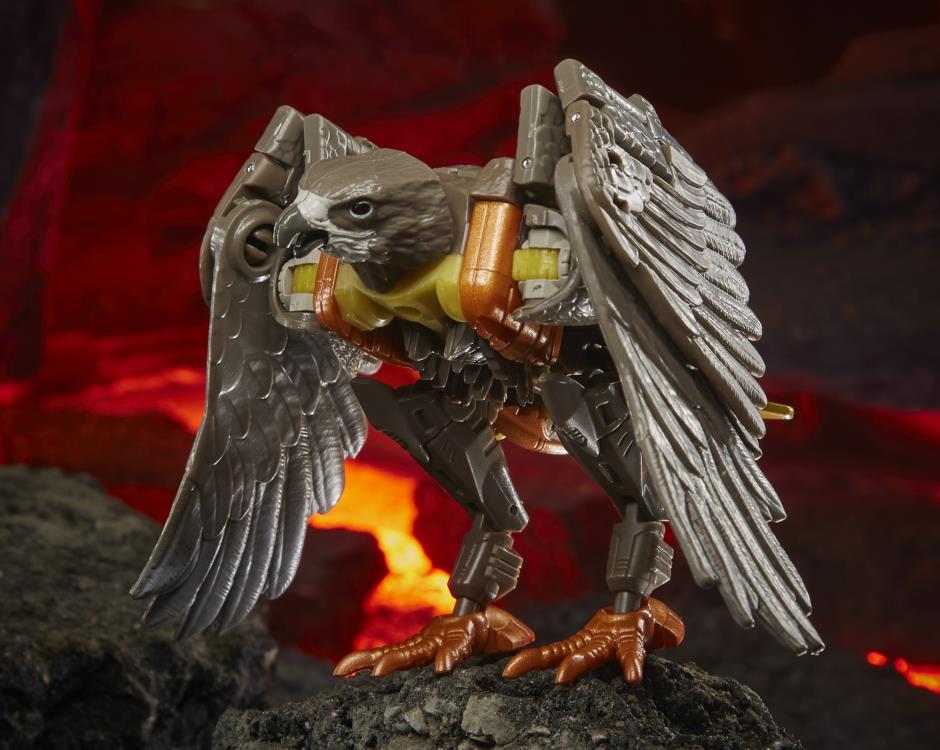 Transformers War for Cybertron: Kingdom Deluxe Airazor Gallery Image 9