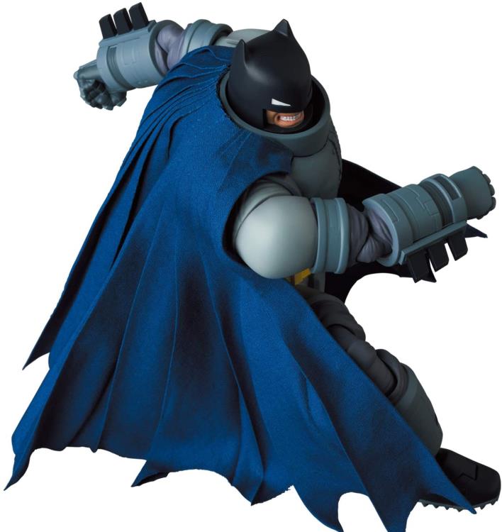 Batman: The Dark Knight Returns MAFEX No.146 Armored Batman Action Figure Gallery Image 5