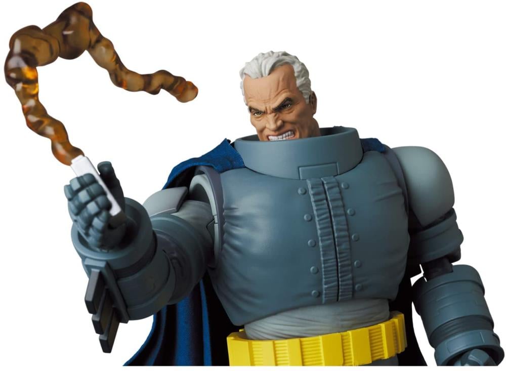 Batman: The Dark Knight Returns MAFEX No.146 Armored Batman Action Figure Gallery Image 9