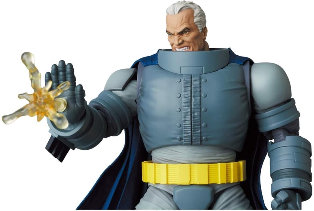 Batman: The Dark Knight Returns MAFEX No.146 Armored Batman Action Figure Gallery Image 10