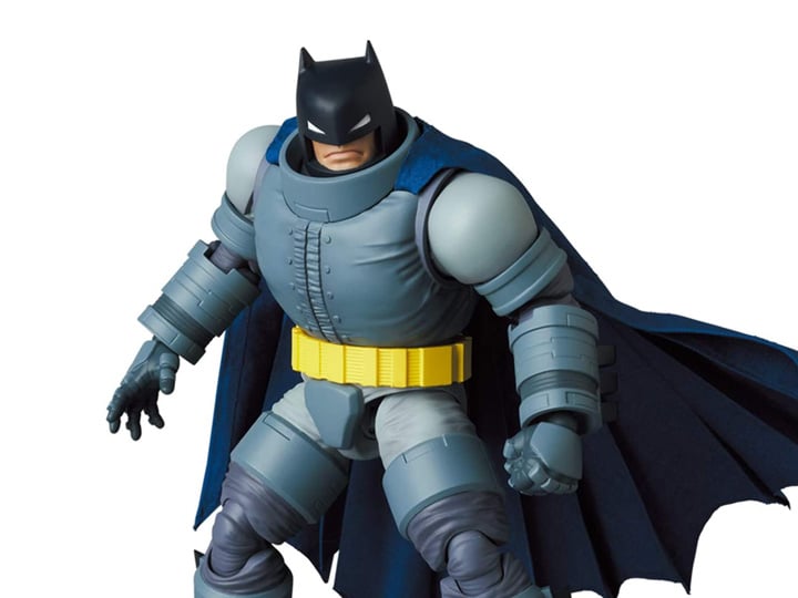 Batman: The Dark Knight Returns MAFEX No.146 Armored Batman Action Figure Gallery Image 1