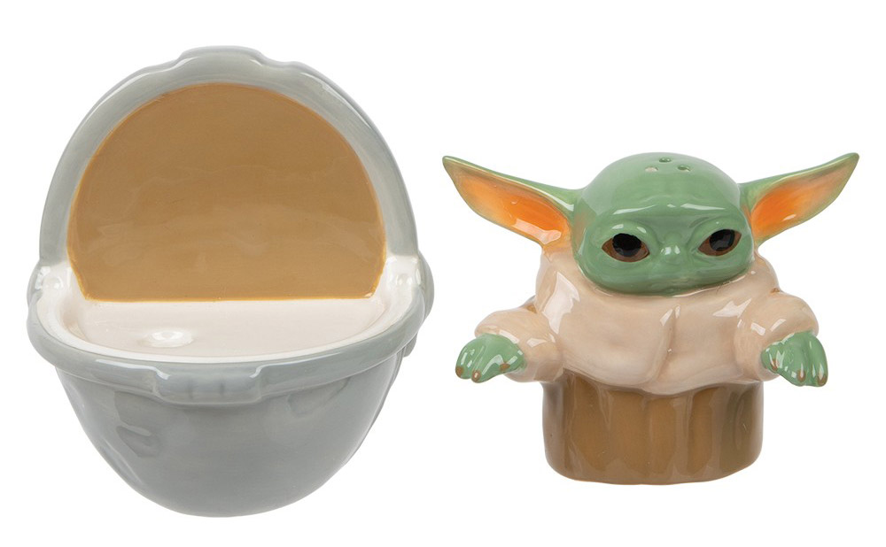 The Mandalorian Grogu Sculpted Ceramic Salt & Pepper Set Gallery Image 4