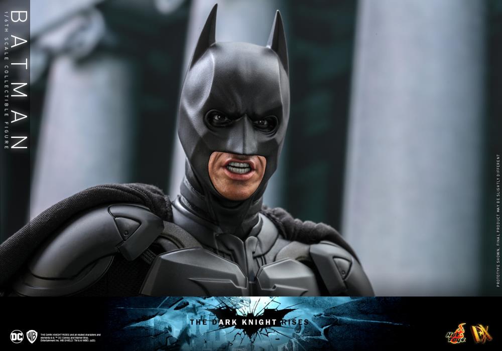 The Dark Knight Rises DX19 Batman 1/6 Scale Collectible Figure (Reissue) Gallery Image 21