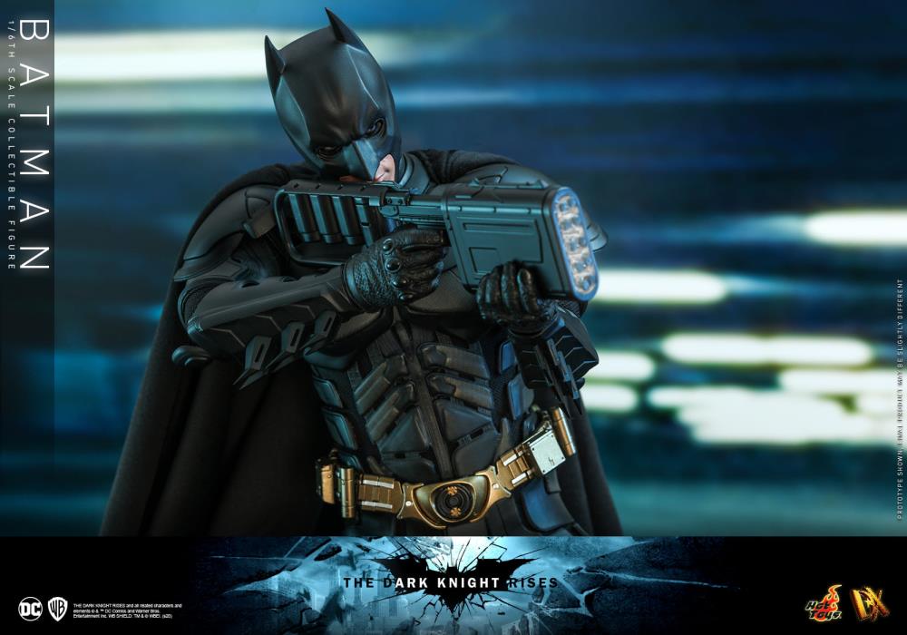 The Dark Knight Rises DX19 Batman 1/6 Scale Collectible Figure (Reissue) Gallery Image 10