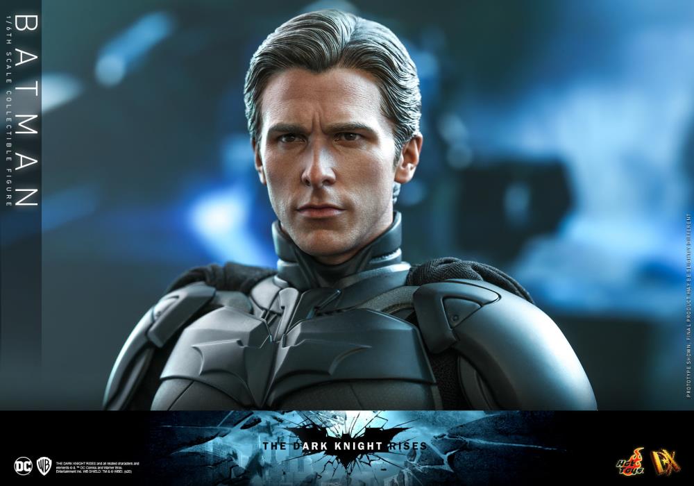 The Dark Knight Rises DX19 Batman 1/6 Scale Collectible Figure (Reissue) Gallery Image 15