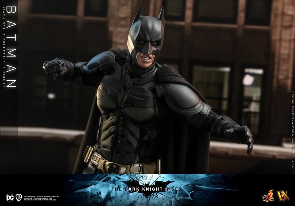 The Dark Knight Rises DX19 Batman 1/6 Scale Collectible Figure (Reissue) Gallery Image 17