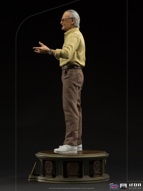 Stan Lee Legacy Replica 1/4 Scale Limited Edition Statue Gallery Image 9