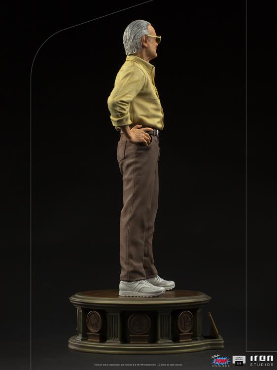 Stan Lee Legacy Replica 1/4 Scale Limited Edition Statue Gallery Image 4