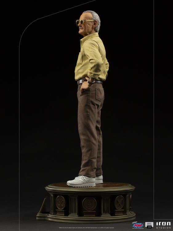Stan Lee Legacy Replica 1/4 Scale Limited Edition Statue Gallery Image 5