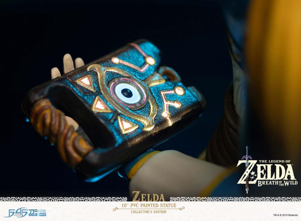 The Legend of Zelda: Breath of the Wild Zelda Statue Collector's Edition Gallery Image 14