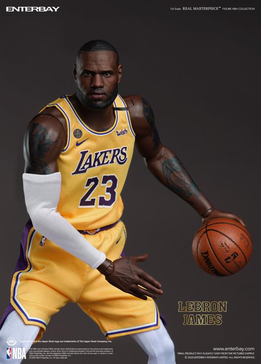 NBA Real Masterpiece LeBron James (Lakers Home) 1/6 Scale Figure Gallery Image 4