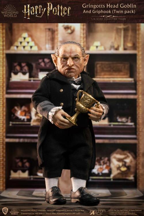 Harry Potter and the Sorcerer's Stone Gringotts Head Goblin & Griphook 1/6 Scale Figure Set Gallery Image 4