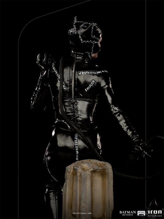 Batman Returns Catwoman 1/10 Deluxe Art Scale Limited Edition Statue Gallery Image 11