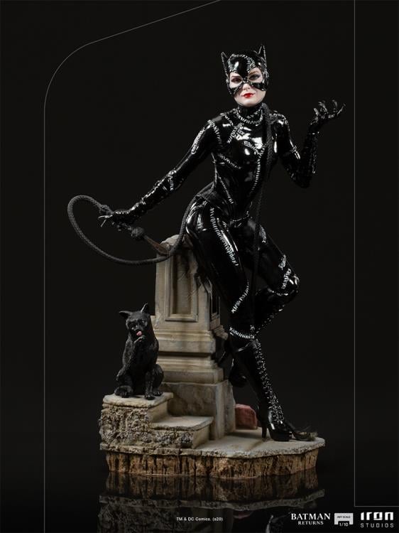 Batman Returns Catwoman 1/10 Deluxe Art Scale Limited Edition Statue Gallery Image 6