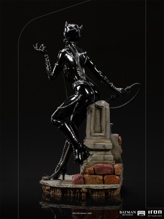 Batman Returns Catwoman 1/10 Deluxe Art Scale Limited Edition Statue Gallery Image 7