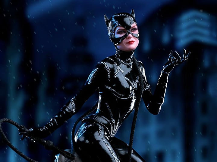 Batman Returns Catwoman 1/10 Deluxe Art Scale Limited Edition Statue Gallery Image 1