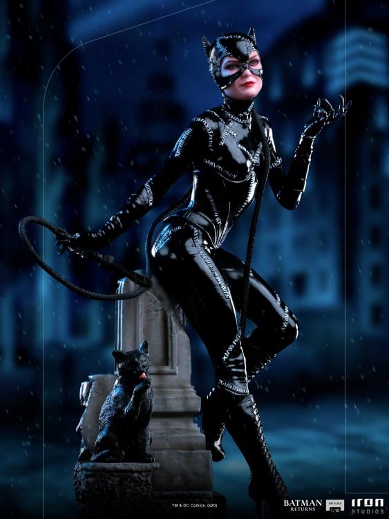 Batman Returns Catwoman 1/10 Deluxe Art Scale Limited Edition Statue Gallery Image 3