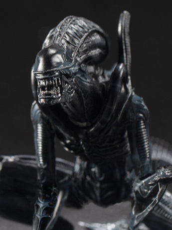 Aliens Alien Warrior (Crouching) 1:18 Scale PX Previews Action Exclusive Figure Gallery Image 2