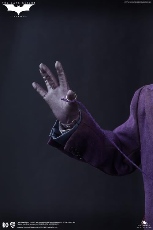 The Dark Knight The Joker 1/4 Scale Statue Gallery Image 14