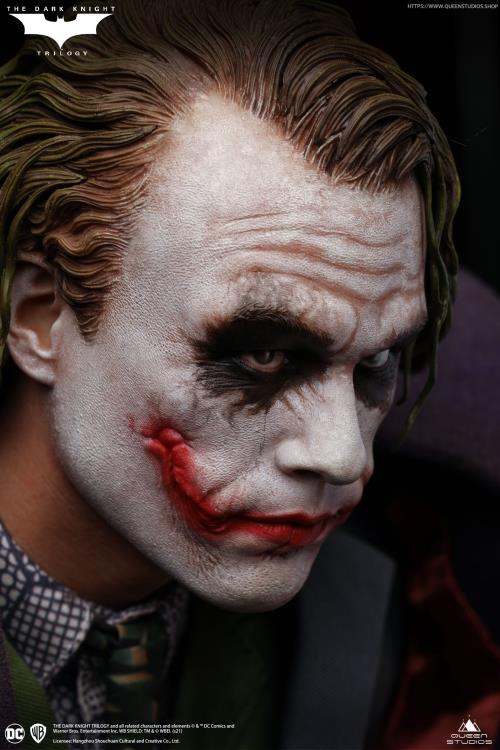 The Dark Knight The Joker 1/4 Scale Statue Gallery Image 9
