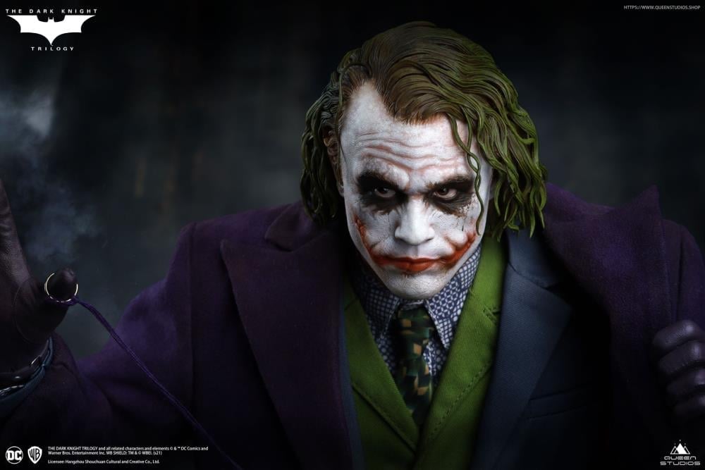 The Dark Knight The Joker 1/4 Scale Statue Gallery Image 12