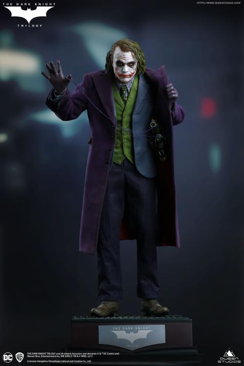 The Dark Knight The Joker 1/4 Scale Statue Gallery Image 4