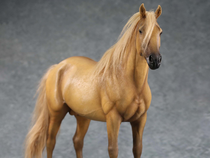 Thoroughbreds 1/6 Scale Horse (Light Chestnut) Gallery Image 1