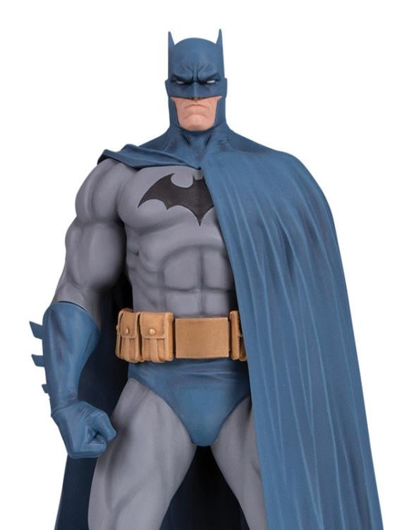 Batman Black and White Batman Limited Edition Japan Exclusive Statue (Jim Lee Full Color Ver.) Gallery Image 4