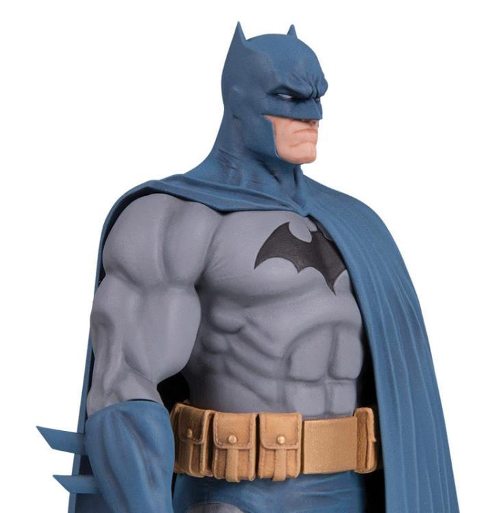 Batman Black and White Batman Limited Edition Japan Exclusive Statue (Jim Lee Full Color Ver.) Gallery Image 5